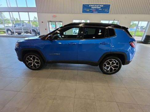 Used 2025 Jeep Compass Limited AWD/4WD image 20