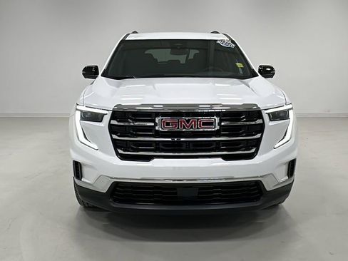 Used 2025 GMC Acadia Elevation image 8