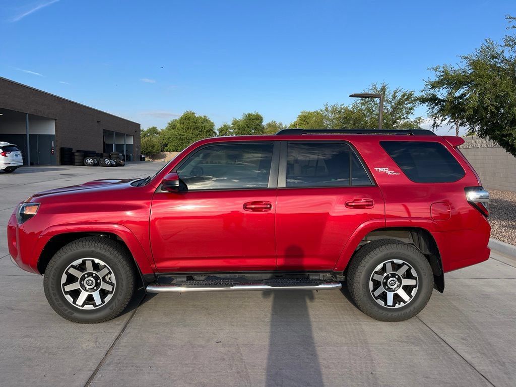 Used 2020 Toyota 4Runner TRD Off-Road AWD/4WD image 8