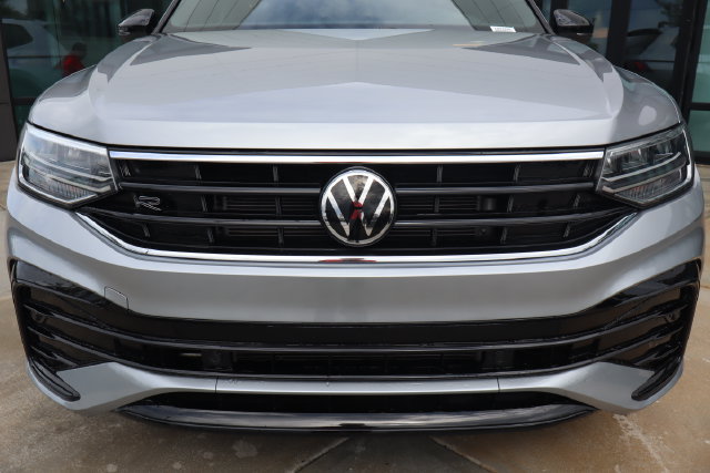 Used 2022 Volkswagen Tiguan SE R-Line FWD image 16