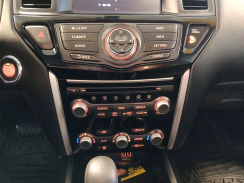 Used 2018 Nissan Pathfinder S AWD/4WD image 17
