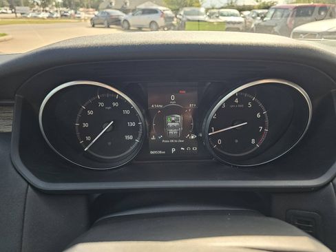 Used 2017 Land Rover Discovery HSE AWD/4WD image 11