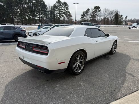 Used 2022 Dodge Challenger GT image 8