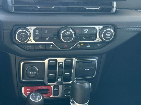 New 2026 Jeep Gladiator Mojave image 17