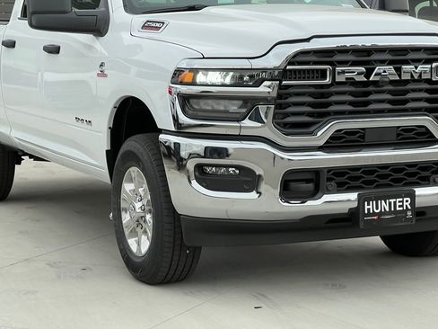 New 2026 RAM 2500 Big Horn AWD/4WD image 9