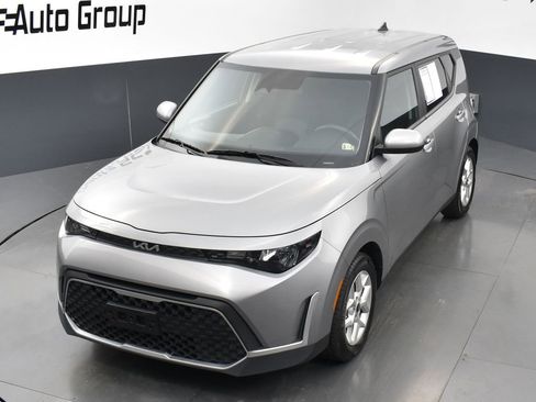 Certified 2023 Kia Soul LX w/ LX Technology Package image 17