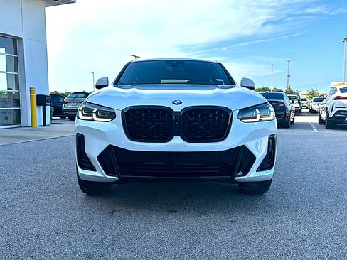 Used 2024 BMW X4 xDrive30i w/ M Sport Package AWD/4WD image 2