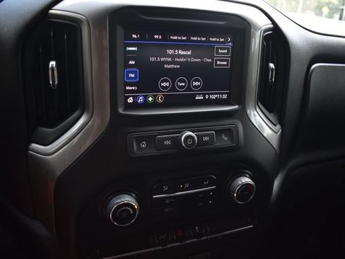 Used 2022 Chevrolet Silverado 2500 Custom w/ Custom Value Package AWD/4WD image 15
