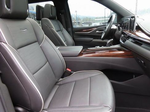 Used 2021 Cadillac Escalade Premium Luxury image 49