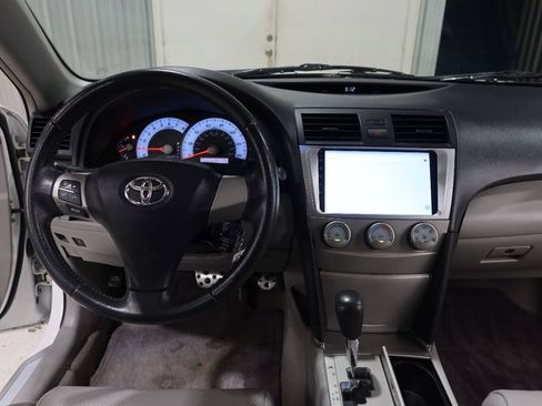 Used 2011 Toyota Camry SE w/ SE Extra-Value Pkg #1 FWD image 19