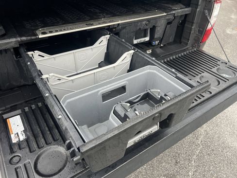 Used 2018 Nissan Titan SL w/ Chrome Package RWD image 23