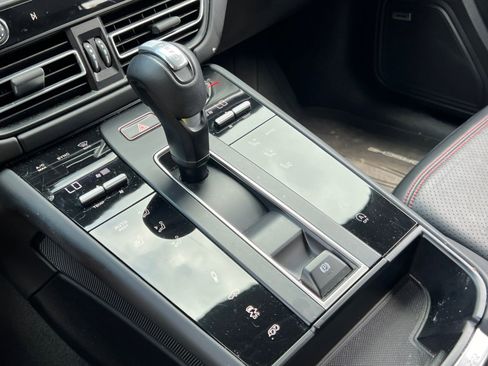 Certified 2024 Porsche Macan GTS AWD/4WD image 32