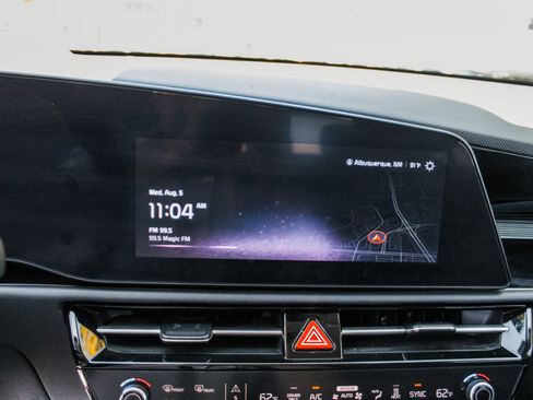 Used 2023 Kia Niro Wave FWD image 17
