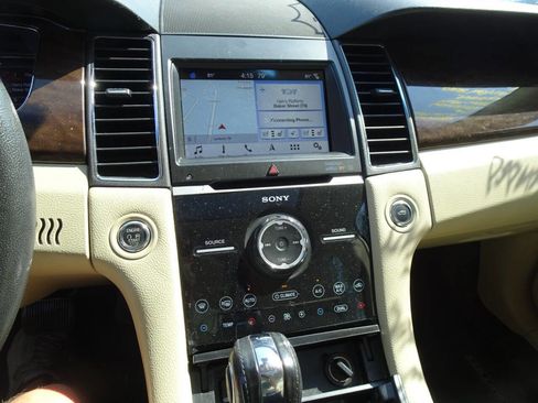 Used 2018 Ford Taurus Limited image 22