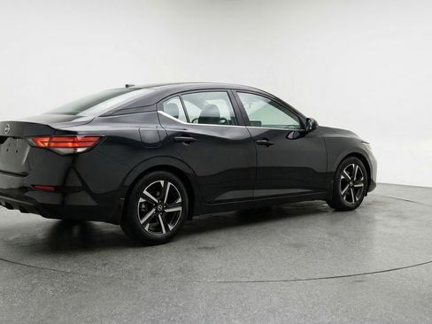 Used 2025 Nissan Sentra SV image 9