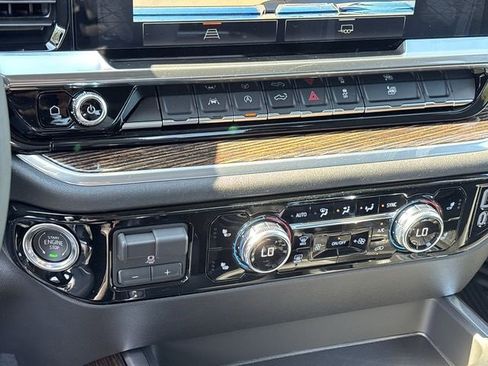 New 2026 GMC Sierra 1500 Elevation image 29