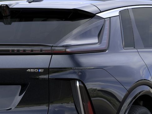 New 2026 Cadillac Lyriq Luxury RWD image 11