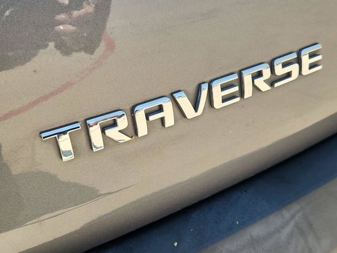 Used 2020 Chevrolet Traverse LT FWD image 30