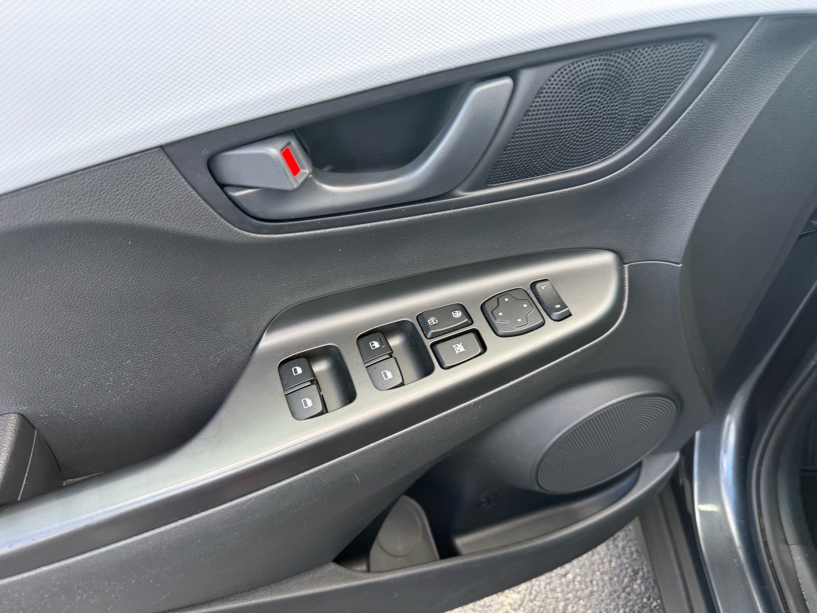 Used 2020 Hyundai Kona SE AWD/4WD image 13