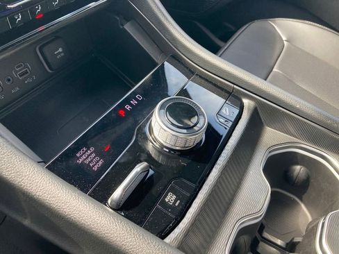 New 2024 Jeep Grand Cherokee Limited 4xe w/ Luxury Tech Group II image 24