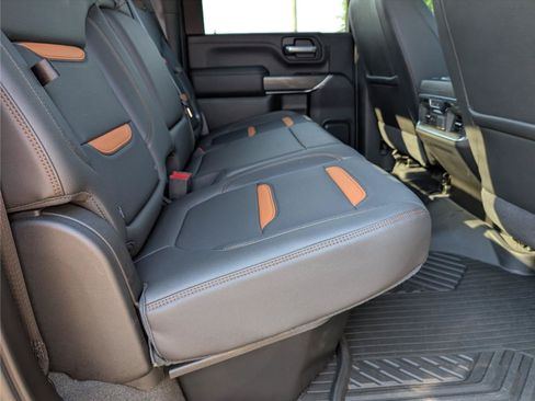 Used 2021 GMC Sierra 2500 AT4 w/ AT4 Premium Plus Package AWD/4WD image 38