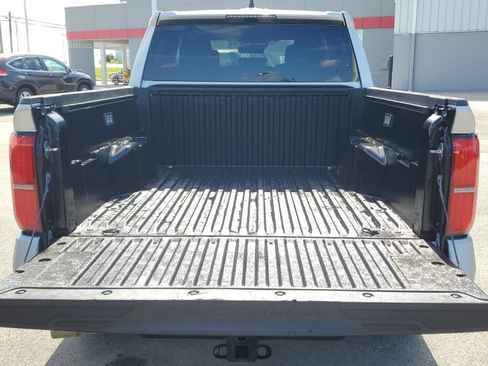 Certified 2024 Toyota Tacoma TRD Off-Road AWD/4WD image 8