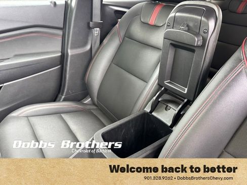 Certified 2024 Chevrolet Trax RS w/ Sunroof Package FWD image 18