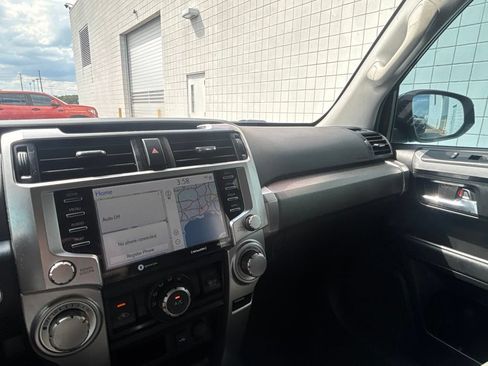 Used 2020 Toyota 4Runner SR5 Premium w/ Moonroof Package AWD/4WD image 16