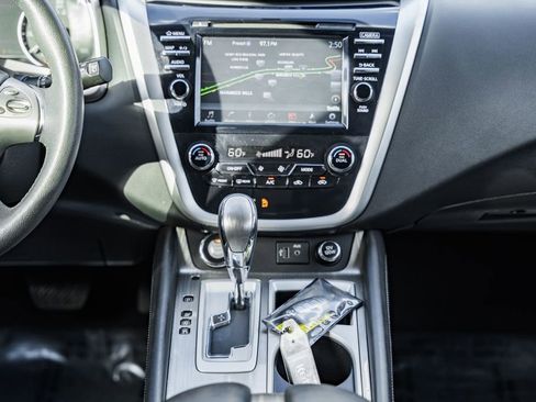 Used 2018 Nissan Murano SV image 22