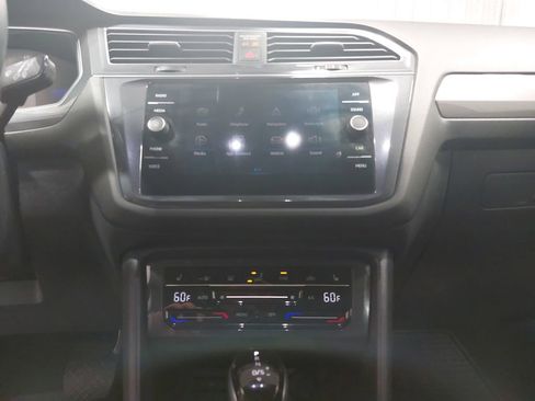 Used 2023 Volkswagen Tiguan SE image 19