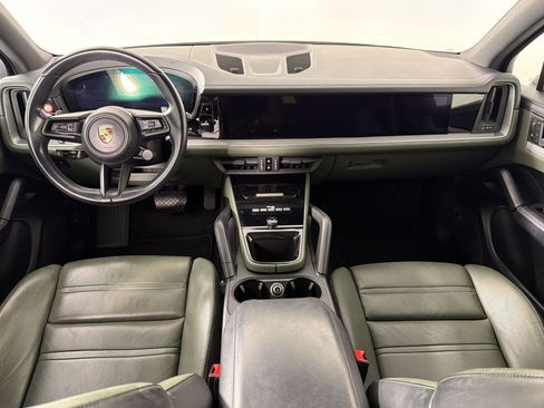 Certified 2024 Porsche Cayenne AWD/4WD image 15