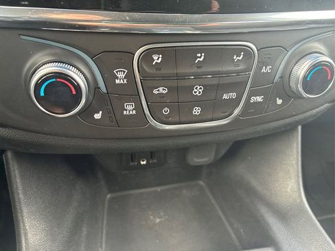 Used 2018 Chevrolet Traverse LT w/ LPO, Floor Liner Package image 26