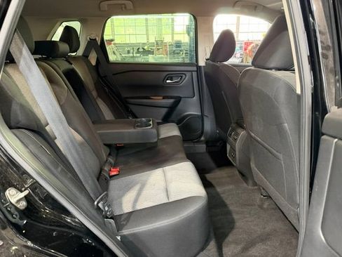 Used 2024 Nissan Rogue SV AWD/4WD image 9