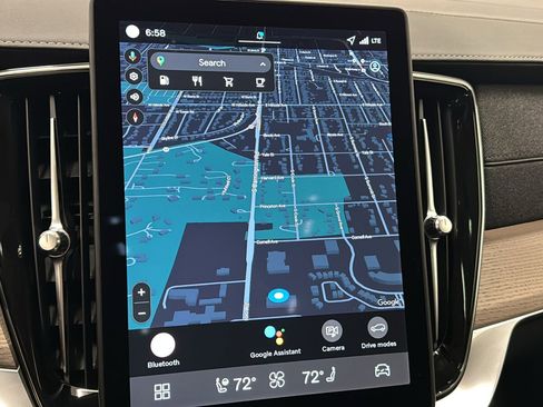 Used 2026 Volvo XC90 B6 Plus w/ Protection Package Premier image 16