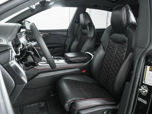 Used 2024 Audi RS Q8 image 10