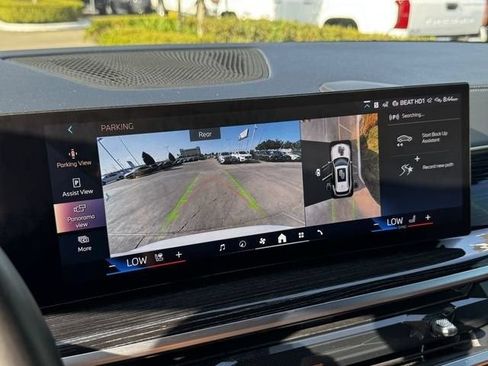 Used 2025 BMW X5 sDrive40i w/ M Sport Package RWD image 13
