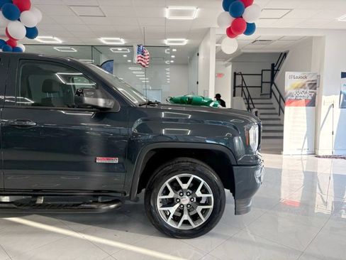 Used 2017 GMC Sierra 1500 SLT AWD/4WD image 9