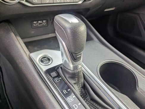 Used 2025 Nissan Altima 2.5 SV FWD image 11
