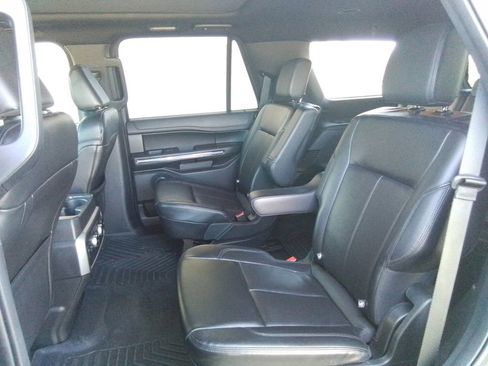 Used 2021 Ford Expedition XLT image 13