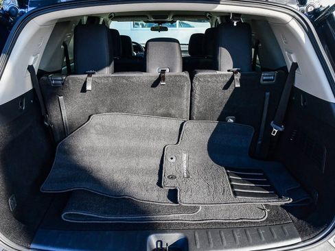 Used 2024 Nissan Pathfinder SV image 24