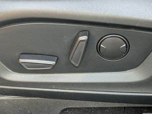 Used 2022 Ford Explorer XLT w/ Equipment Group 202A image 23