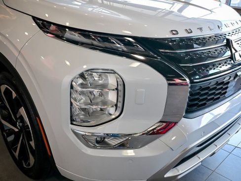 Used 2023 Mitsubishi Outlander SEL 40th Anniversary image 12