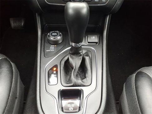 Certified 2022 Jeep Cherokee Latitude Lux image 19