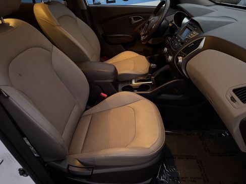 Used 2015 Hyundai Tucson SE image 33