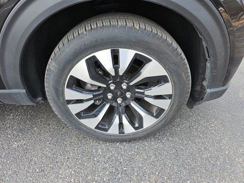 Used 2025 Ford Explorer Platinum w/ LUX Leather Package image 10