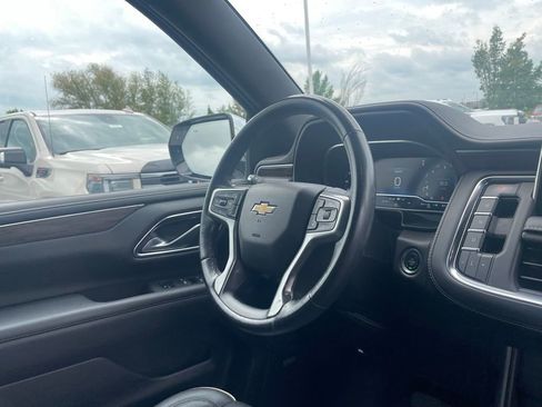 Used 2023 Chevrolet Suburban Premier RWD image 29