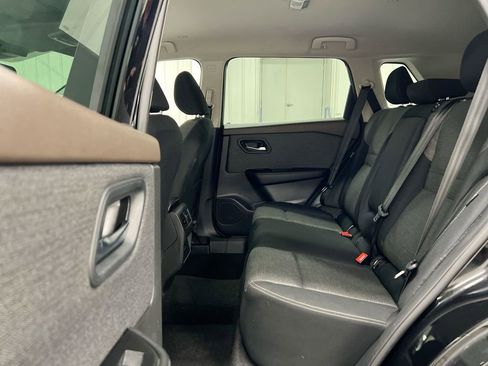 Used 2023 Nissan Rogue SV image 22