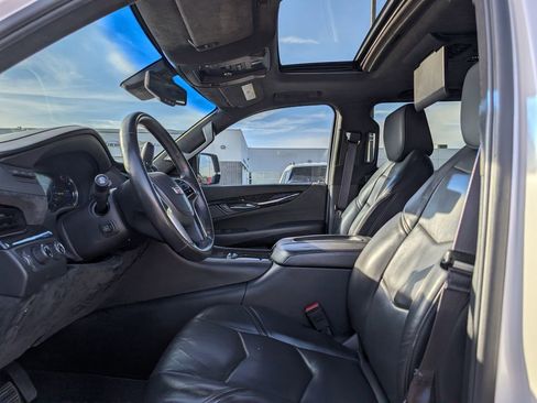 Used 2016 Cadillac Escalade ESV Platinum image 9