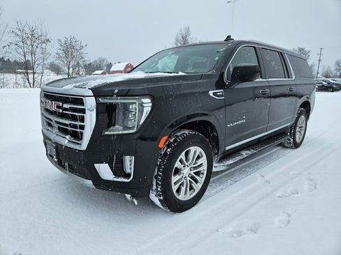 Used 2024 GMC Yukon XL SLT image 3