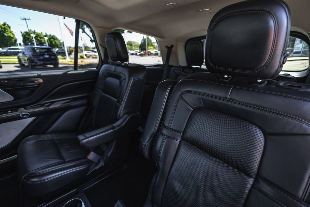 Used 2020 Lincoln Aviator Reserve w/ Equipment Group 202A AWD/4WD image 23